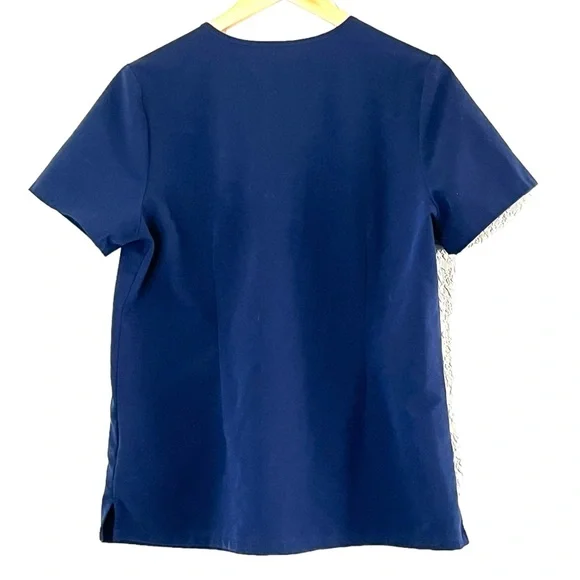 FIGS | Blue v-neck short sleeve technician medical scrubs shirt size med… - Picture 5 of 8